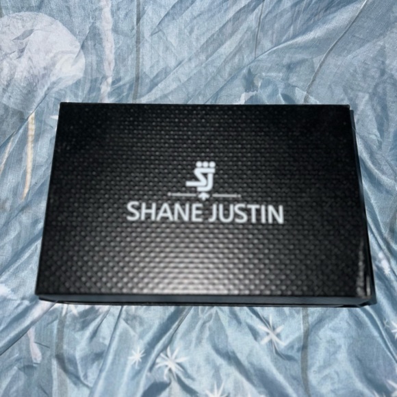 SHANE JUSTIN HEELS - Picture 2 of 6